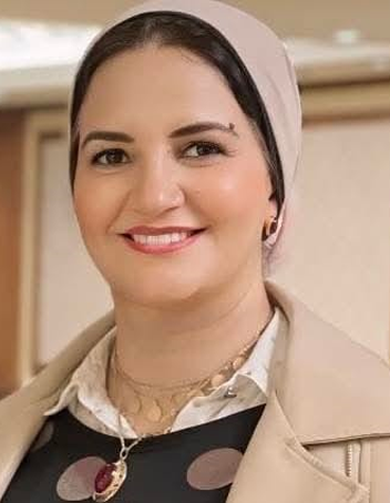 مؤسس فنى و عميد سابق للمعهد